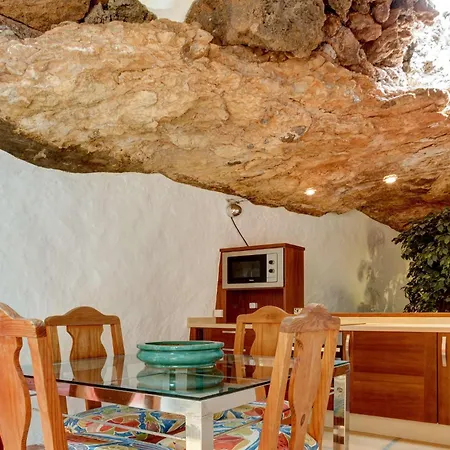 La Cueva Apartment Teguise (Lanzarote)